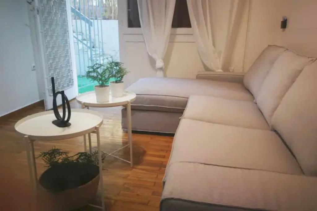 Apartment With Private Patio Athens Exterior photo